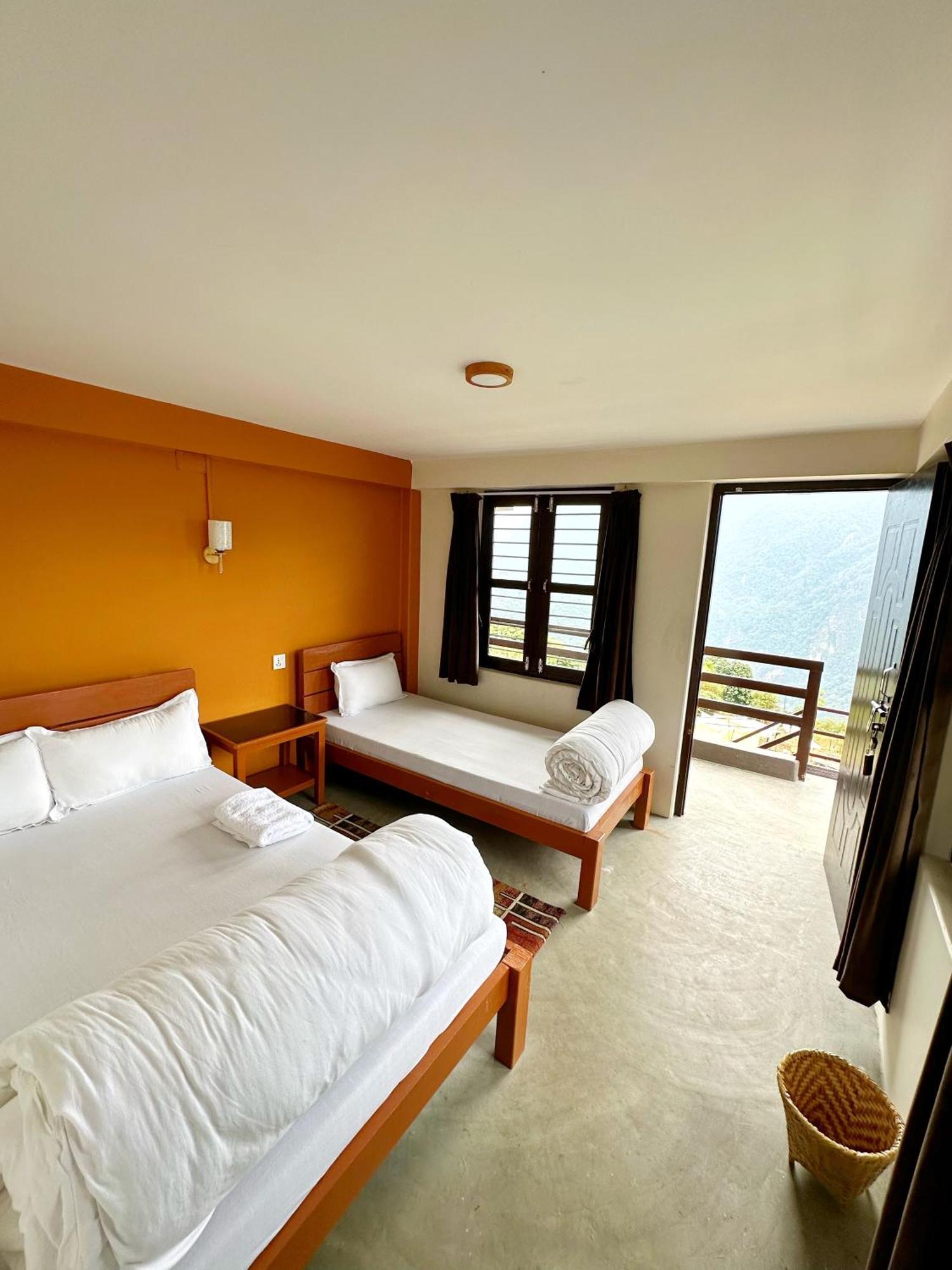 Hill Top Lodge Ghandruk Astam Екстер'єр фото